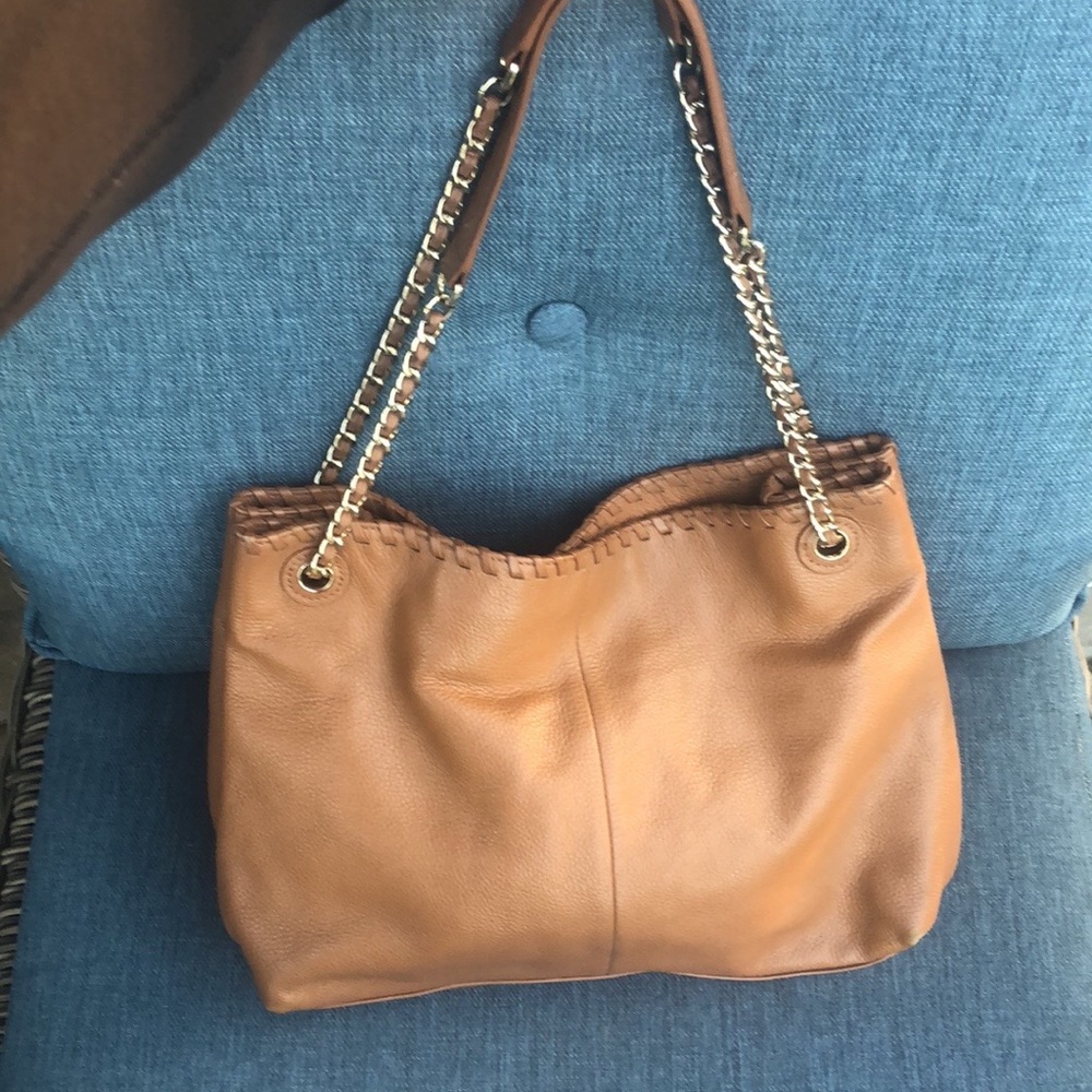TORY BURCH BRITTEN TOTE CAMEL TAN GOOD CONDITION SHOULDER SYRAP GOLD CHAIN